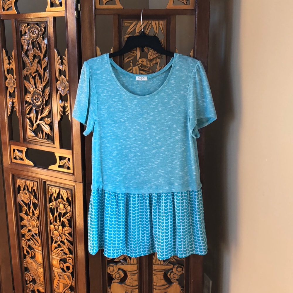 Occasionally Made Knit Tee w/ Ruffle Hem Size L